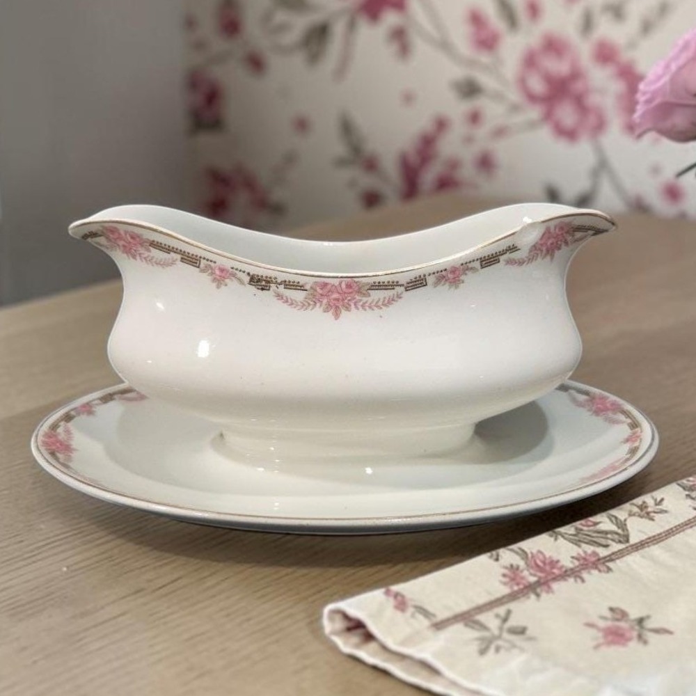 Overland by Alfred Meakin Gravy Boat with Attached Underplate, Vintage Serveware
